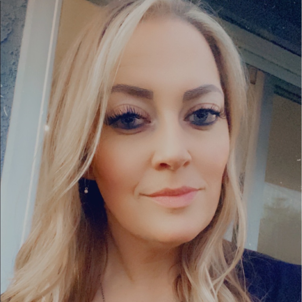 Meet your Posher, Angie